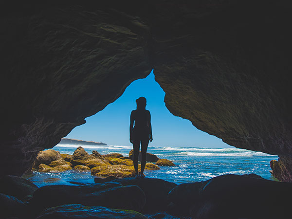 ALFRED CAVES