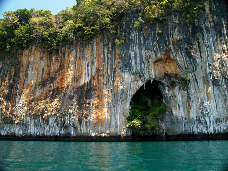 LIMESTONE CAVE