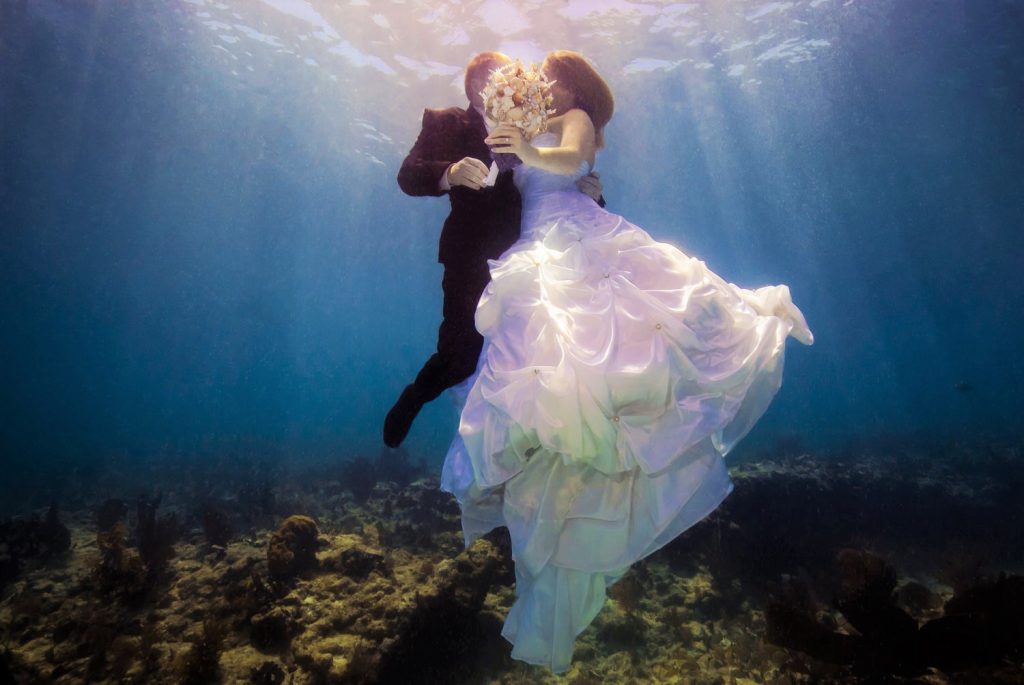 Most effective methods to have an underwater wedding