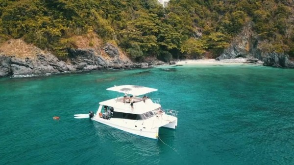 Private Boat Charter for Scuba Diving on Havelock Island