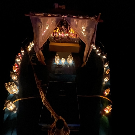 Floating Boat Candlelight Dinner
